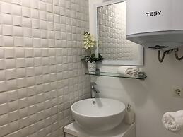 Rooms and apartments Paese