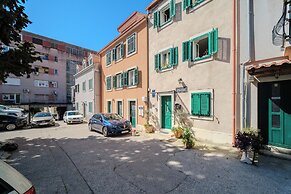 Rooms and apartments Paese