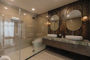 Luxhome Mekong Hotel
