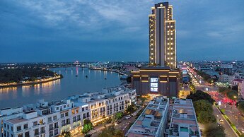 Luxhome Mekong Hotel
