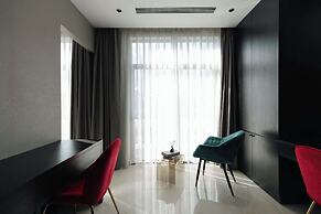 Luxhome Mekong Hotel