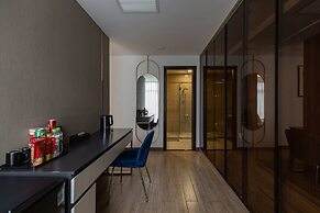 Luxhome Mekong Hotel