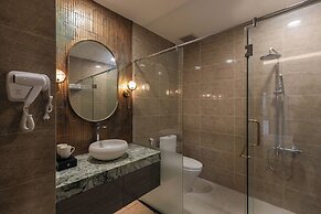 Luxhome Mekong Hotel