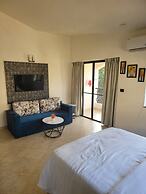 Elegant Studio In Assagaon