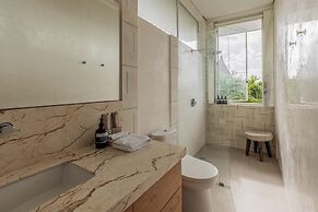 Bi Design House