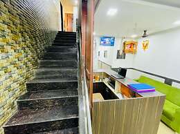 HOTEL RADHA PALACE