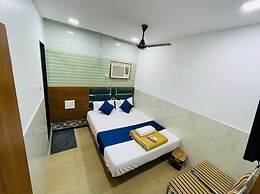HOTEL RADHA PALACE