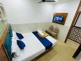 HOTEL RADHA PALACE