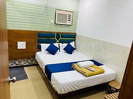 HOTEL RADHA PALACE