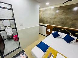 HOTEL RADHA PALACE