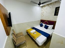 HOTEL RADHA PALACE