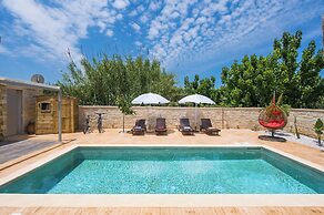 Garden Villa