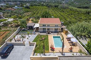 Garden Villa