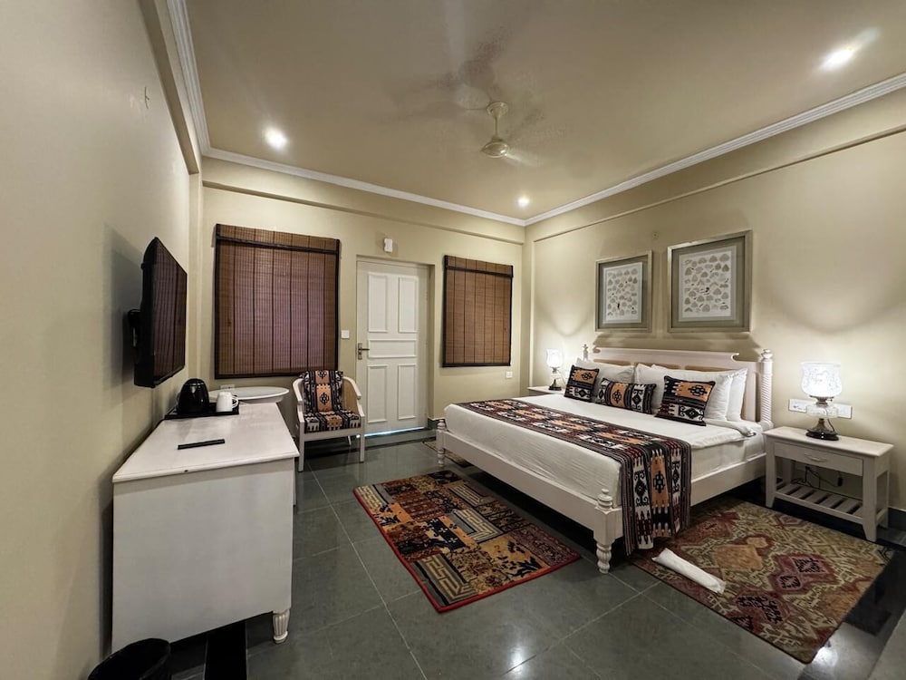 Raj Niwas Palace
