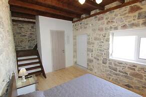 Malia Stone Residence - Secluded Cozy Retreat