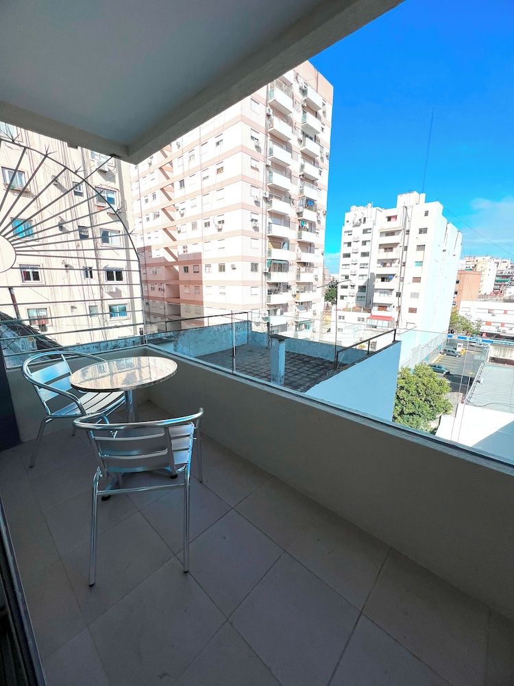 RentUp - Moderno monoambiente con balcón en Almagro