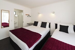 Accolade Motel