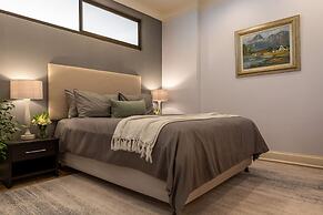 Cozy Corner Apartment