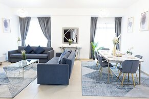 HAPPY SEASON I Amwaj apartment