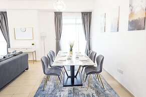 HAPPY SEASON I Amwaj apartment