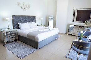 HAPPY SEASON I Amwaj apartment