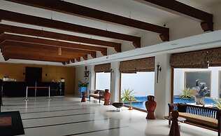 Hotel Devaragam