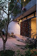 De Hué Space