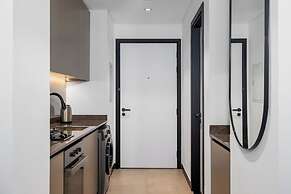 Waves - Premium Studio Stay in the He