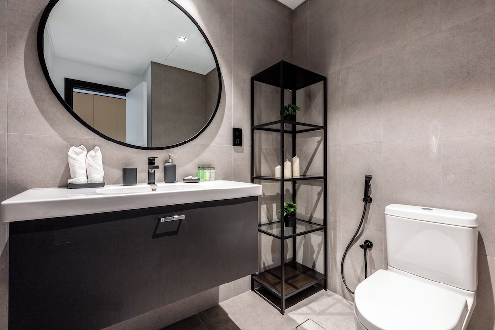 Waves - Premium Studio Stay in the He