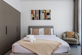 Waves - Premium Studio Stay in the He