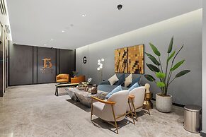 Waves - Premium Studio Stay in the He