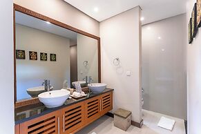Senang Villa by Betterplace