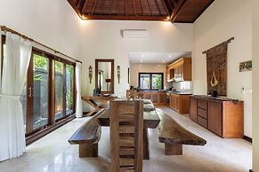 Senang Villa by Betterplace