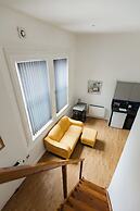 Platform City Studio Apartment No.9