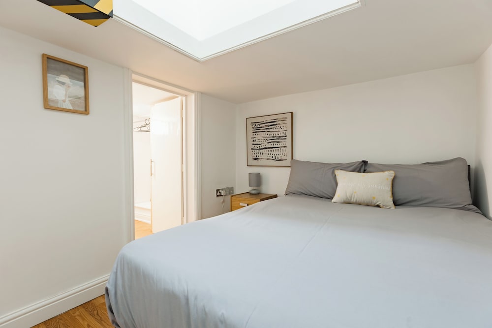 Platform City Studio Apartment No.9