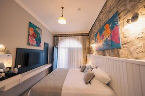 Atrium Suites