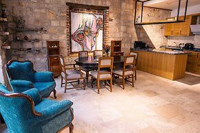 Atrium Suites
