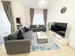 HAPPY SEASON I Shams apartment