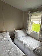Tranquil Seaside Caravan Retreat in Eyemouth