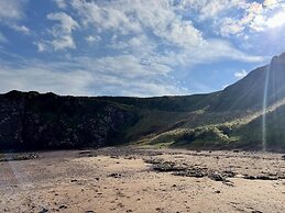 Tranquil Seaside Caravan Retreat in Eyemouth