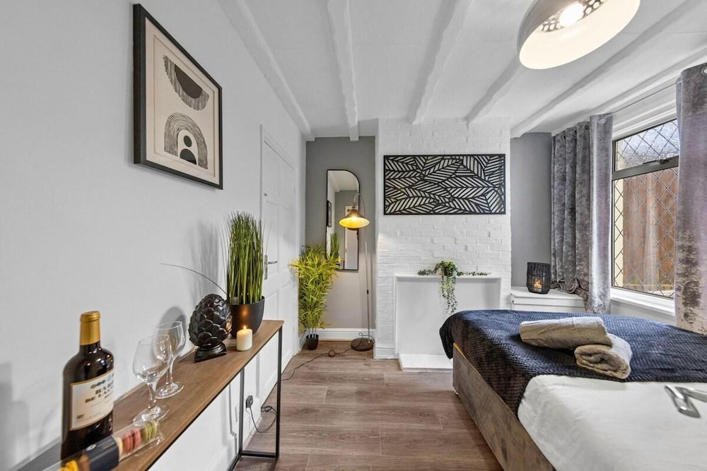 Charming Chatham Apartment With 3 Bedrooms