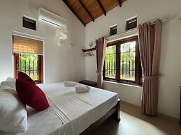 Cenreeza Airport Villa