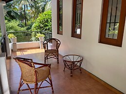 Cenreeza Airport Villa