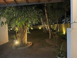 Cenreeza Airport Villa