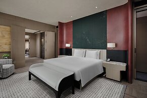 HUALUXE Shenzhen Bao'an by IHG