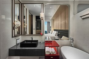 HUALUXE Shenzhen Bao'an by IHG