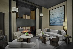 HUALUXE Shenzhen Bao'an by IHG