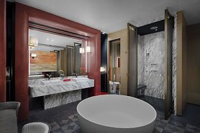 HUALUXE Shenzhen Bao'an by IHG