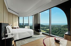 HUALUXE Shenzhen Bao'an by IHG