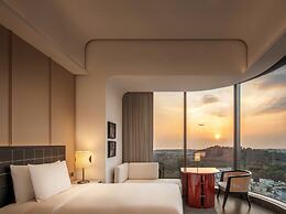 HUALUXE Shenzhen Bao'an by IHG